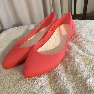 Crocs coral flats